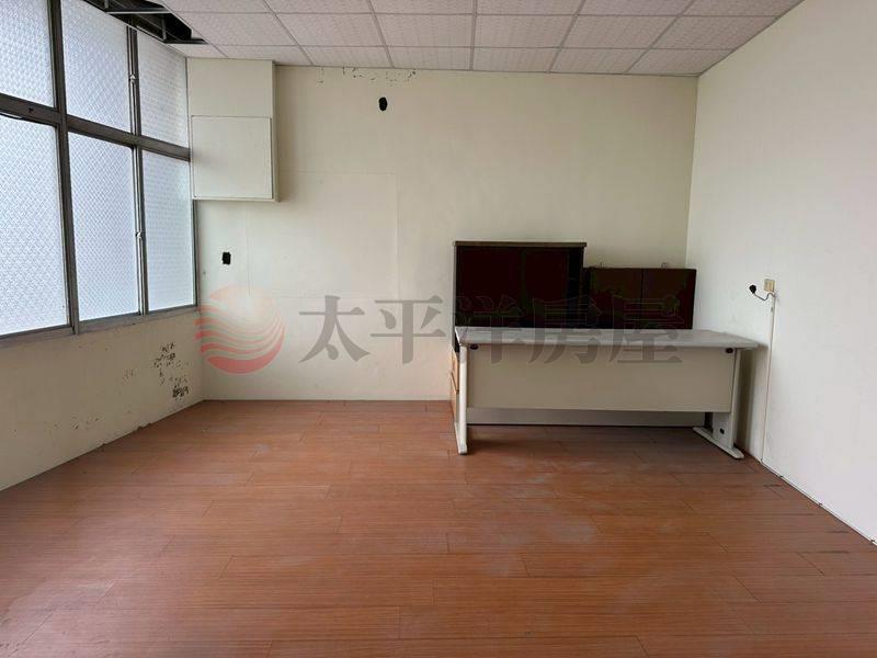 仁愛路上大路邊双店面,台南市佳里區仁愛路