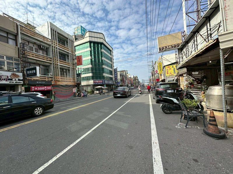 新生路好熱鬧店面