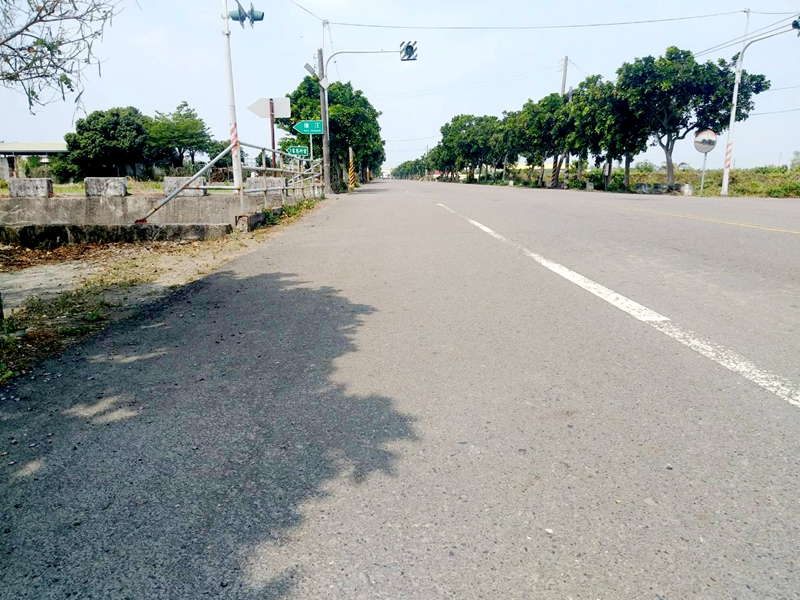 佳里兴往麻豆15米大路边