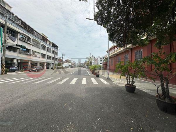 佳南路上㊣三角窗店住,台南市佳里區佳南路