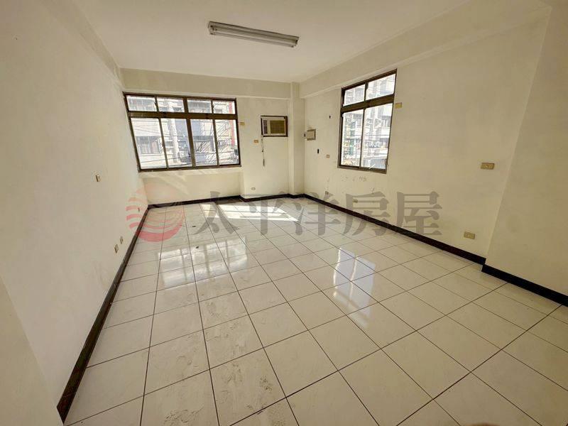 佳里佳北路角窗透天+大空地(有花園),台南市佳里區佳北路