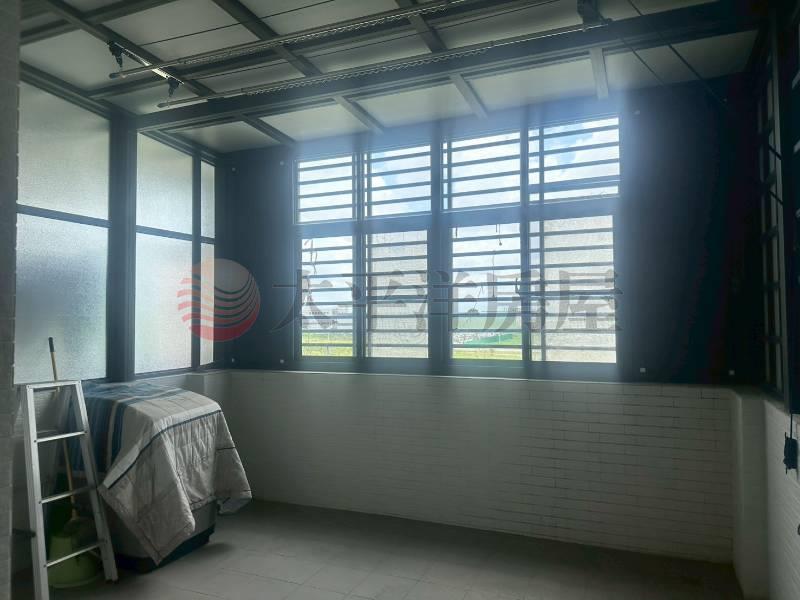麻豆輕屋齡近全新車墅,台南市麻豆區柚安路二段