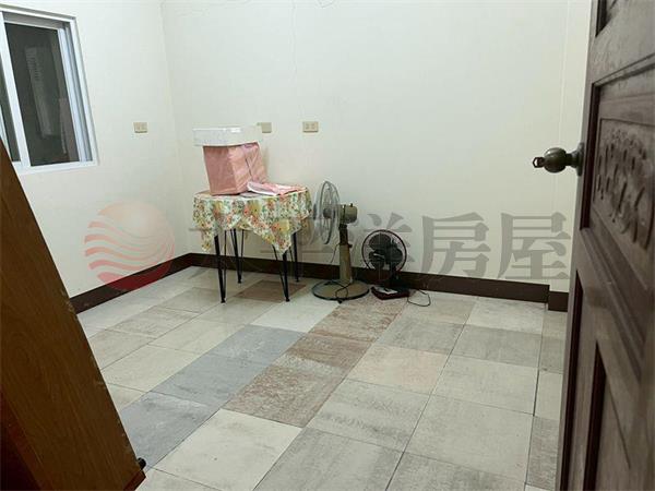 麻豆國小金店住,台南市麻豆區忠孝路