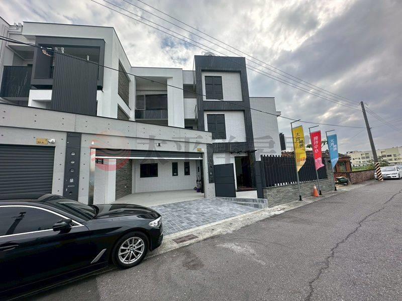 佳里齊家大面寬美車墅(B),台南市佳里區