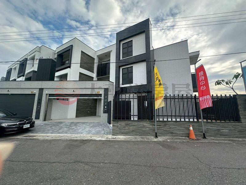 佳里齊家大面寬美車墅(B),台南市佳里區