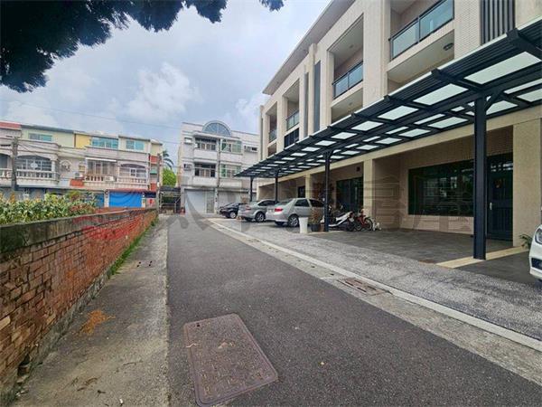 苓和國小旁的6年透天,台南市將軍區忠寮