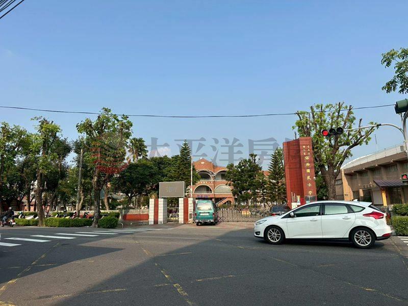 歸仁買透天送25坪建地,台南市歸仁區和順路一段